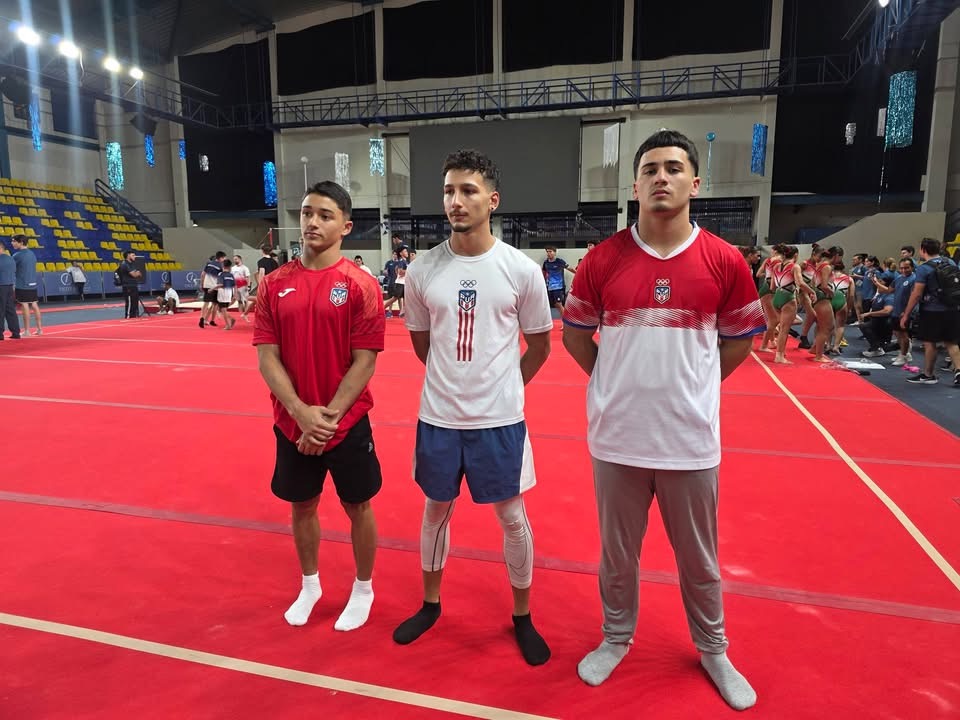 Tres representantes masculinos de Puerto Rico en el área de competencia en El Salvador